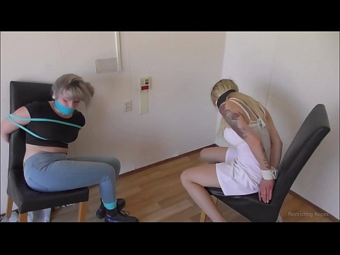 ❤️ Závislá / svázaná a s roubíkem / dáma v nesnázích Porno u nás ❤
