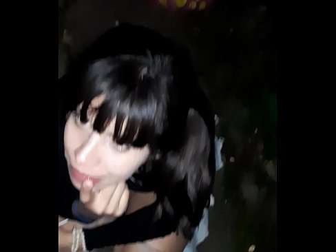 ❤️ Na ulici zduřelý penis výměnou za bonbóny Porno u nás ❤