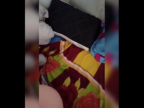 ❤️ Moje spolubydlící zůstává doma sama, protože její manžel jede na dovolenou a já využívám příležitosti, abych ji ošukal a naplnil jí prdelku mlékem. Porno u nás ❤